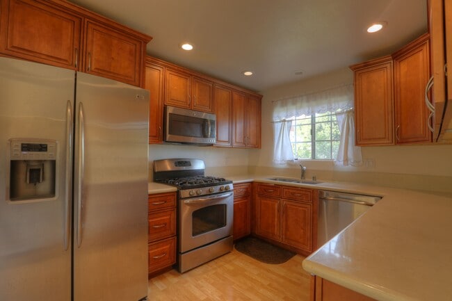 Photo - 3101 Plaza del Amo