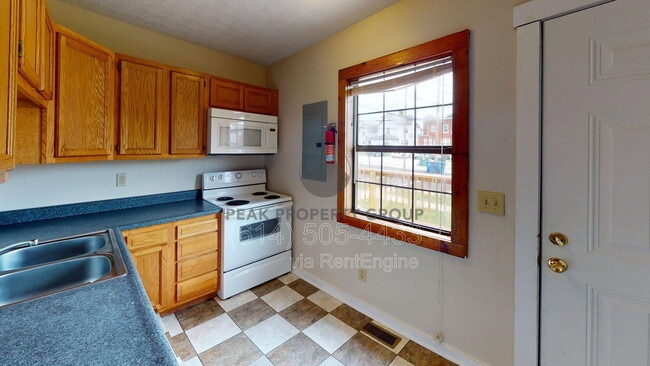 Photo - 1366 Indianola Ave