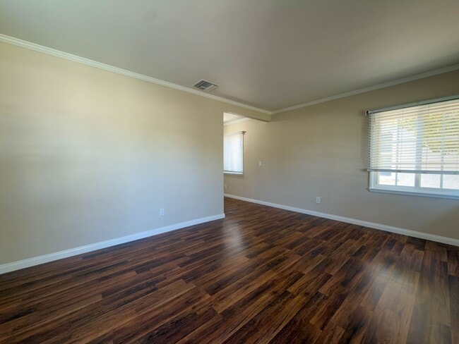 Photo - 4114 W Victory Blvd Unit 4112