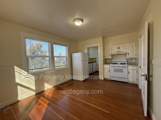 Photo - 69 B St