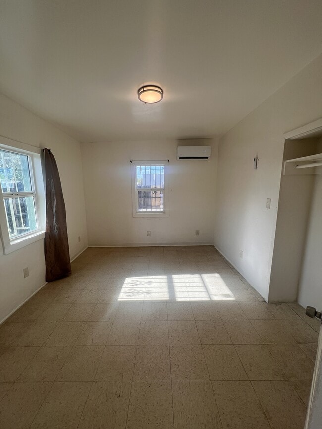 Photo - 132 W Lincoln St