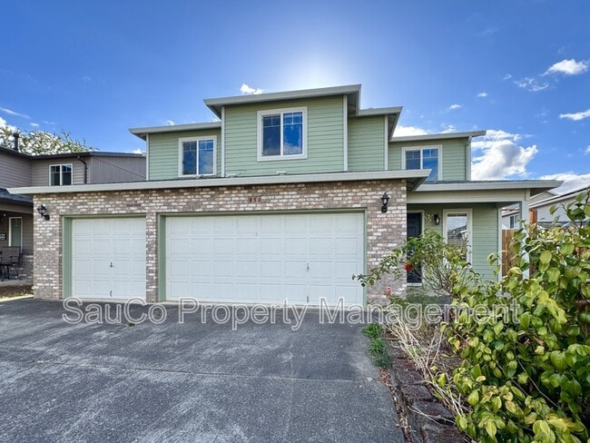 Building Photo - 951 SW 208th Pl Rental