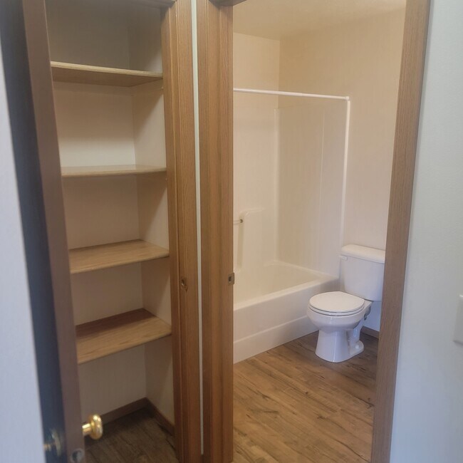 Linen Closet/Bathroom