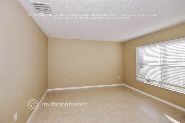 Photo - 307 Shad Way