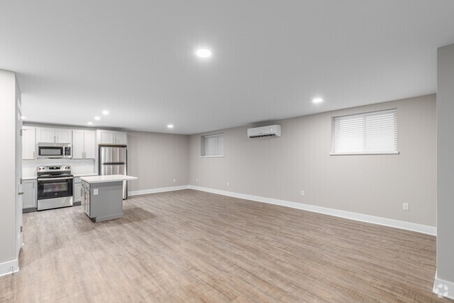 1BR, 1BA - 990SF - Living Room
