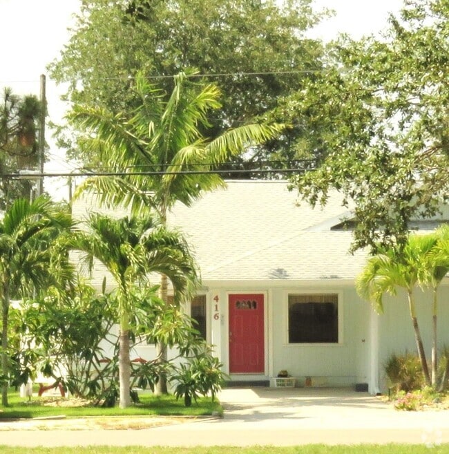 Building Photo - 416 Narvaezi St Rental