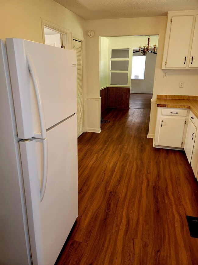 Photo - 807 Laurel Rd