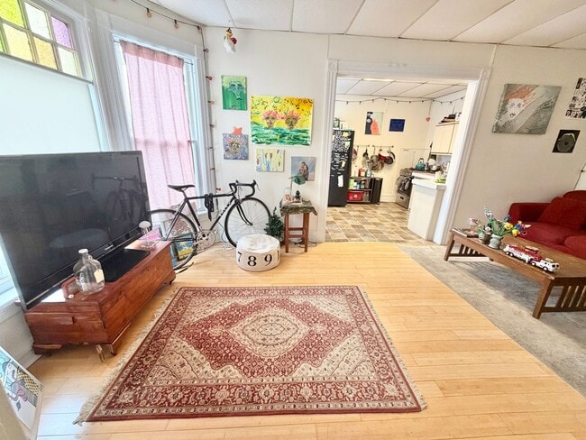 Building Photo - 81-83 Monroe Street Unit 83