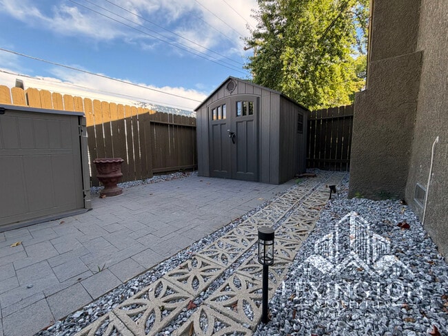 Stunning, 2BD/1BA, Condo home in The Villaggio Community, near Madison Ave. and American River Co...