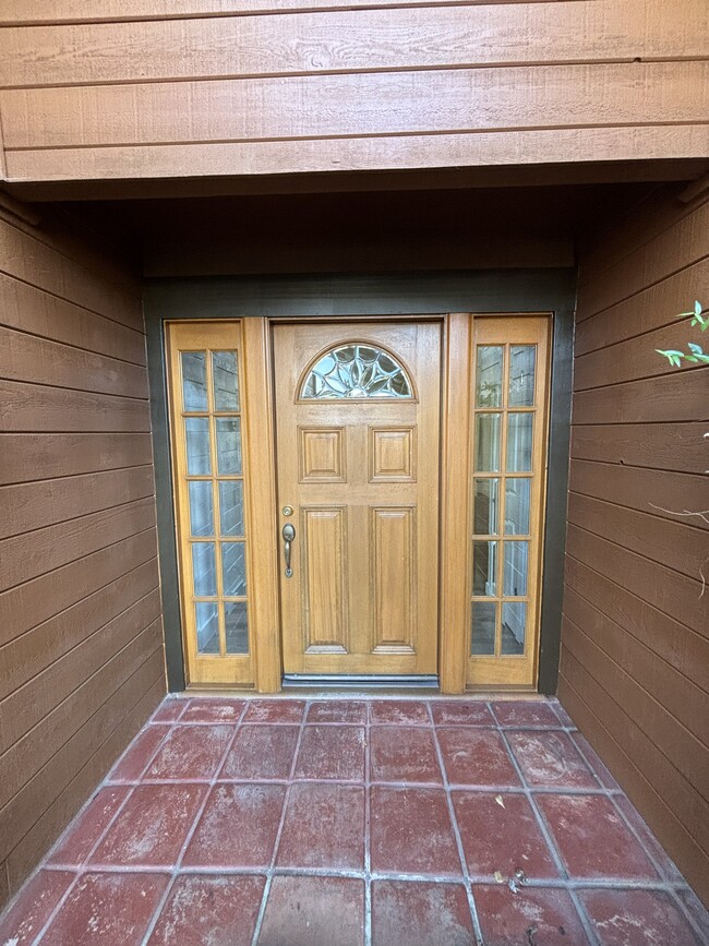 Photo - 34 Alvares Ct