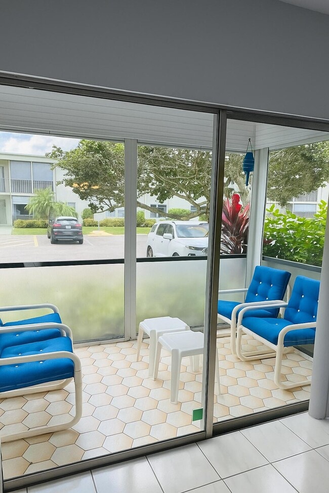 Photo - 7527 S Oriole Blvd Unidad 104