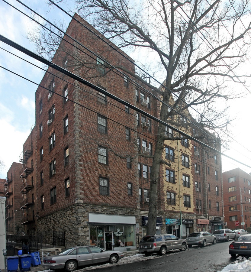 Primary Photo - Grand Gardens Apartments