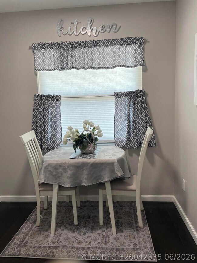 7879 Willow Spring Cir N Unit 913