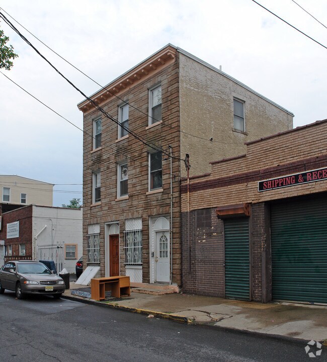 62 Elm St Apartments For Rent in Newark, NJ