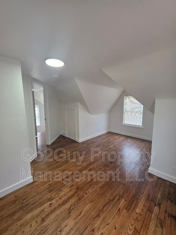 Photo - 5728 Bedford St
