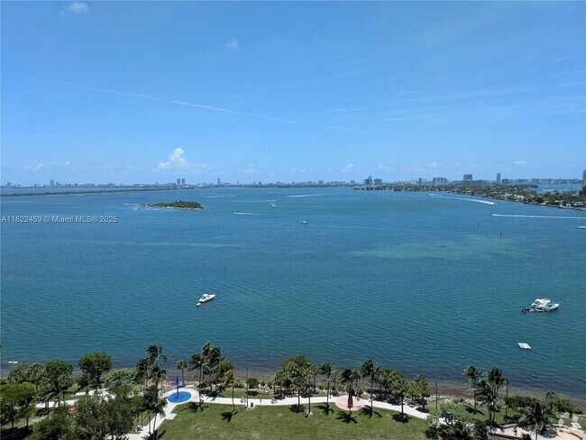 Building Photo - 1800 N Bayshore Dr Unit 2003 Rental
