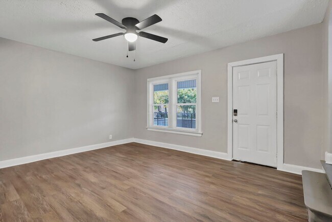 Photo - 1038-1040-1040 Forest St Unidad 1038