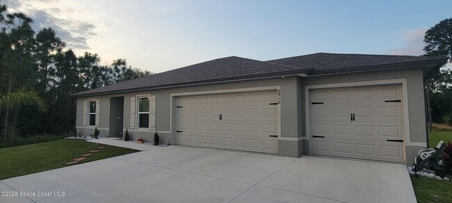 Photo - 2910 San Filippo Dr SE House