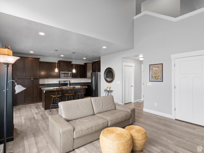 Photo - 797 Newfield Dr