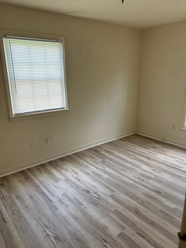 Photo - 1906 Wickham Ave