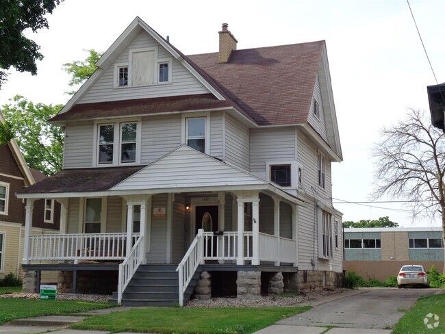 Building Photo - 627 Amherst Ave Rental