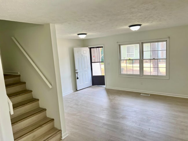 Photo - 402 74th Ave N