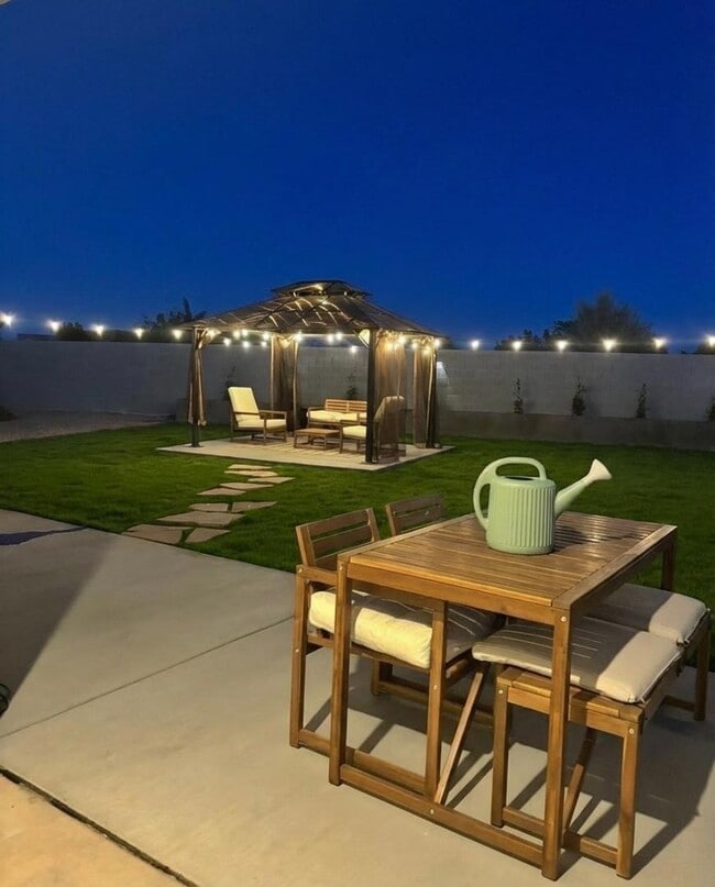 Photo - 3588 Sequoia St