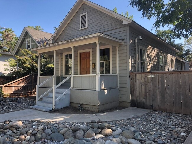 Building Photo - 1022 Normal Ave Unit 1022 Normal Ave