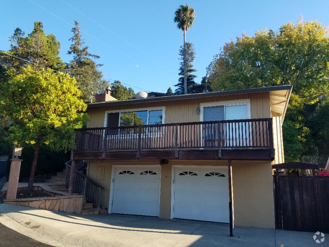 Building Photo - 623 Oakdale Ave Rental