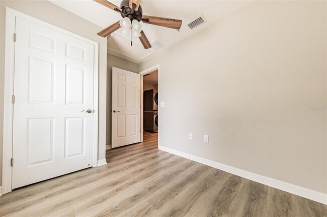 Photo - 1210 Ave Z SE