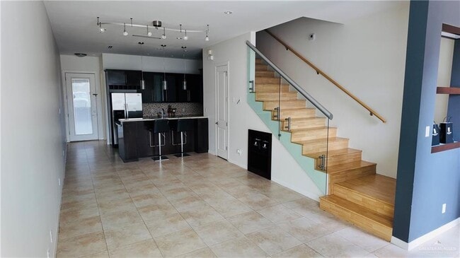 Photo - 27 Olympia Ave Unit 3