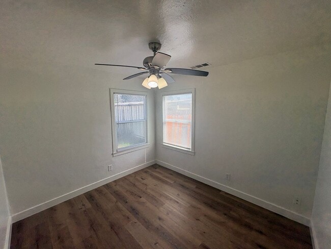 Photo - 3 Bedroom 1 Bath S Visalia available now
