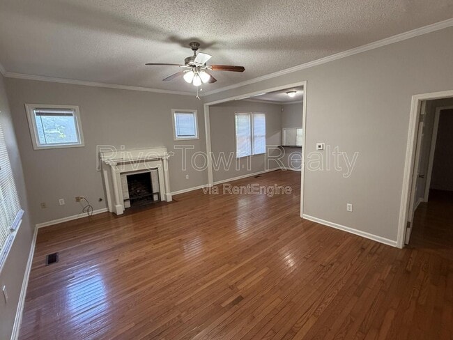 Photo - 736 Echles St
