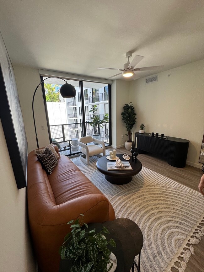 Photo - 144 NW 32nd St Unit B1