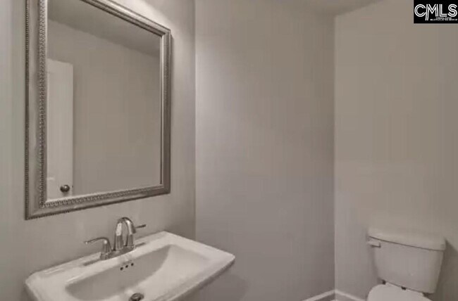Photo - 323 Longstone Ct