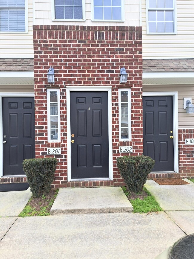 Photo - 4513 Country Club Rd