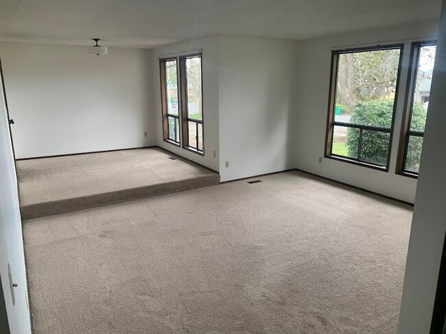 Photo - Greenway Single Level!!