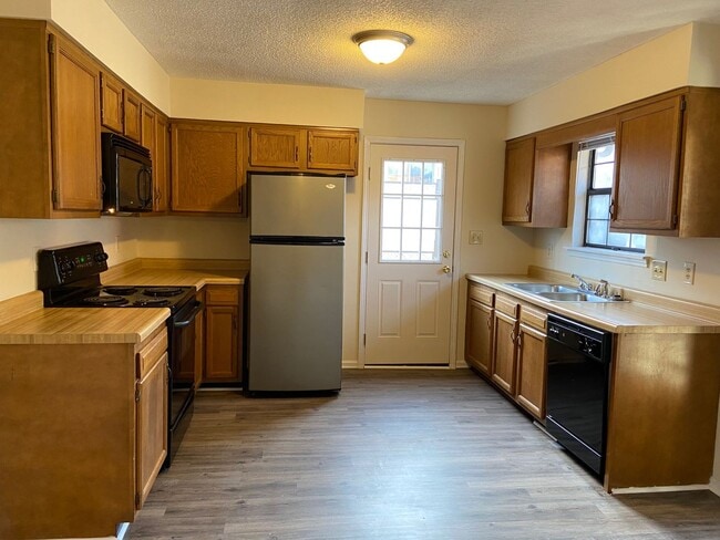 Photo - 2BR 1.5BA single story condo located near WKU!