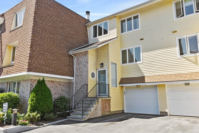 Building Photo - 61 Seaview Ave Unit 70 Rental