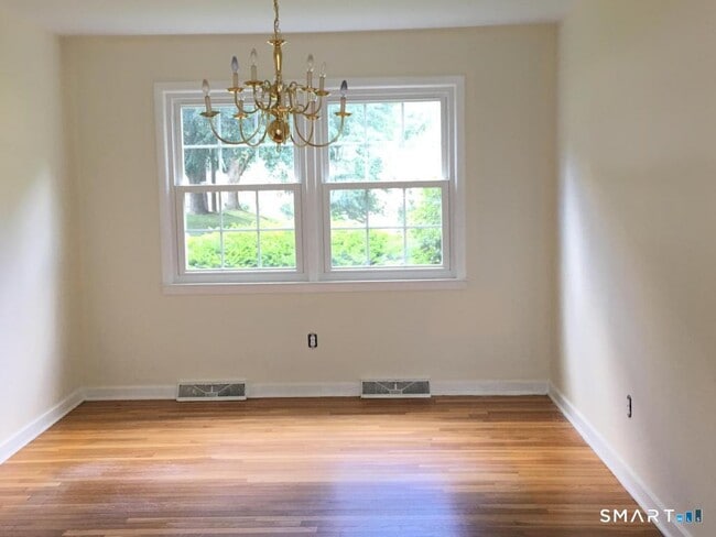 Photo - 82 Heritage Hill Rd Unit APT B