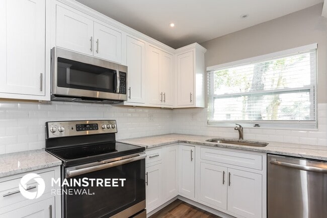 Photo - 2053 Barcelona Dr S