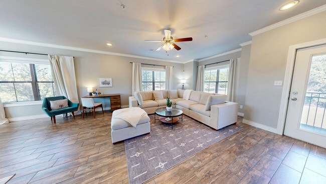 Photo - 636 Clay St Unit ID1328091P