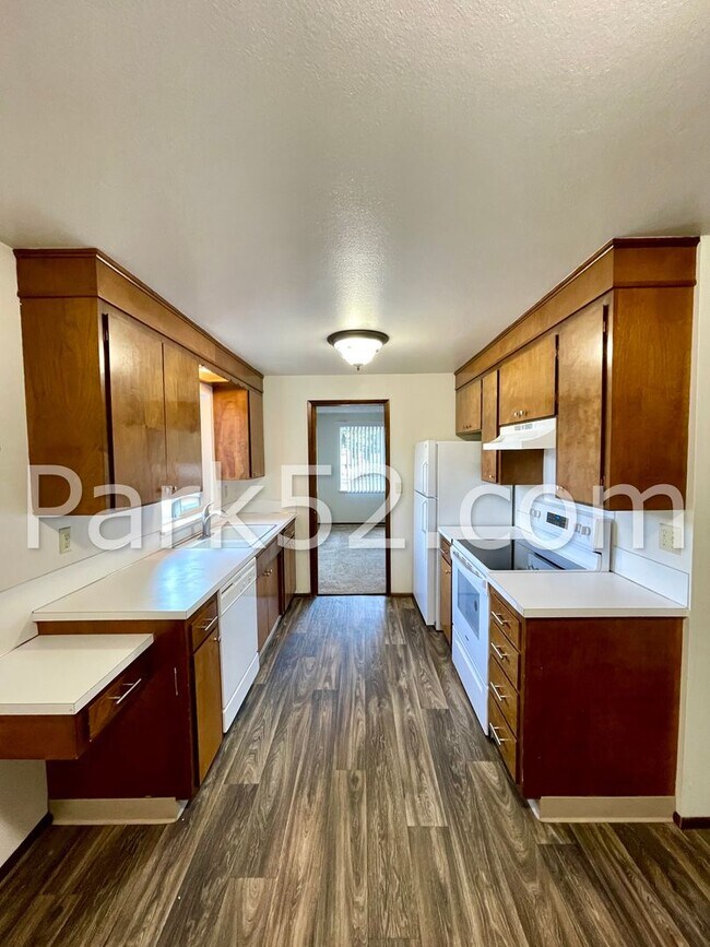 Photo - 2 Bedroom Townhome in Fircrest! Unit 1446 - #4