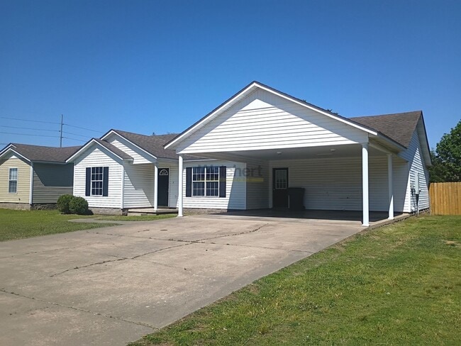 Building Photo - 3Bed/2Bath house on dead-end road