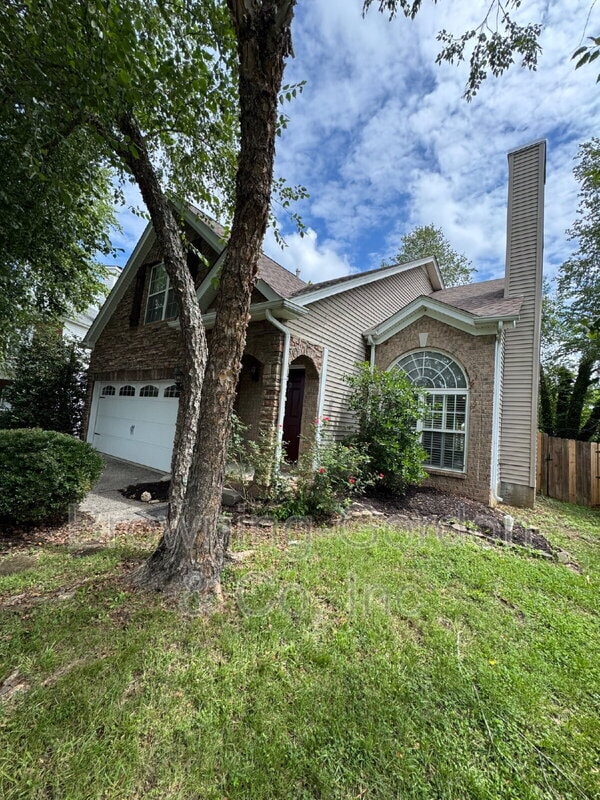 Photo - 212 Claybrook Ln