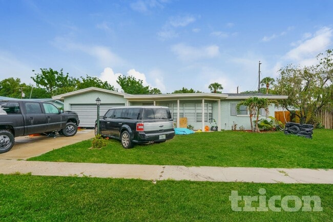 Photo - 3516 E Roundtree Dr