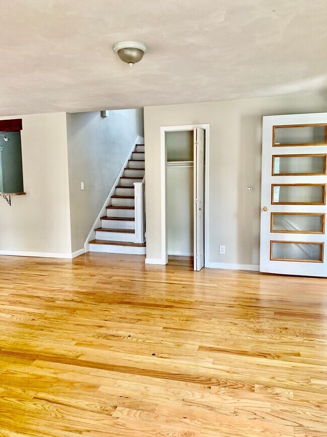 Photo - 329 Salt Springs Rd Unit 1