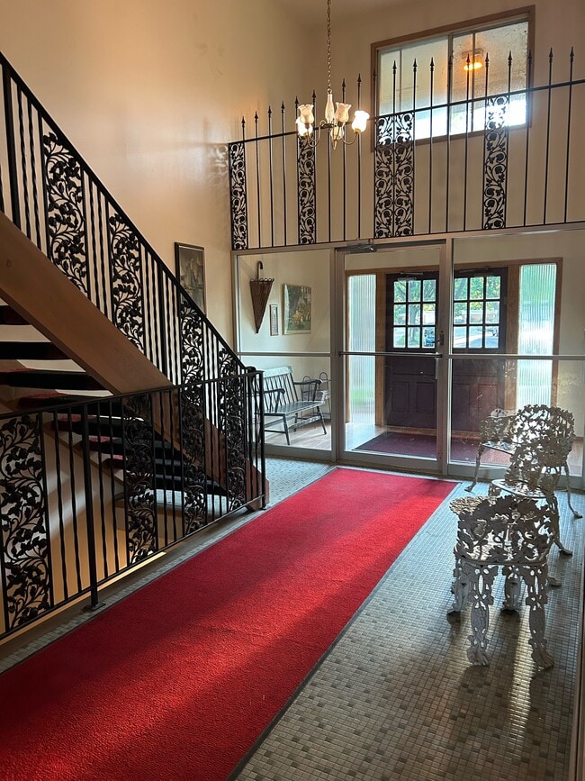 Photo - Heritage Circle Apartments