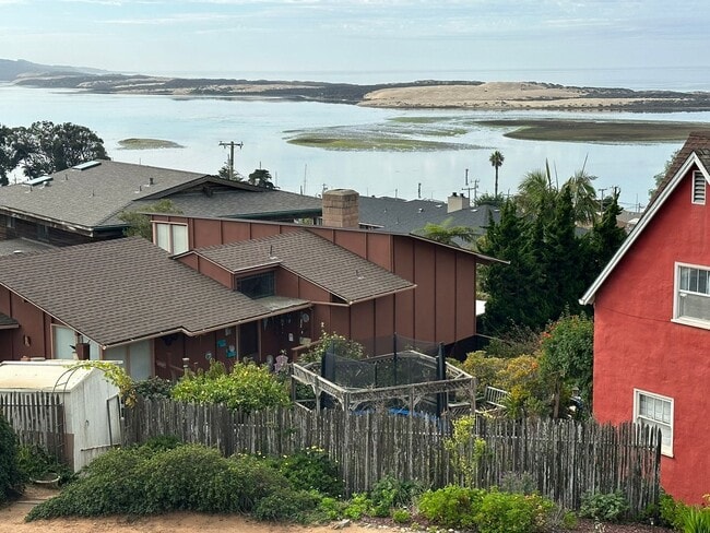 Building Photo - Upscale Morro Bay home with great views