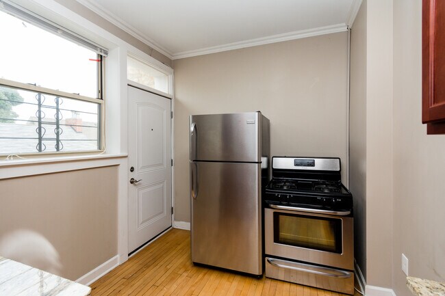 Photo - 3101 N Racine Ave Unidad 1